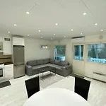 Bright House For Short *