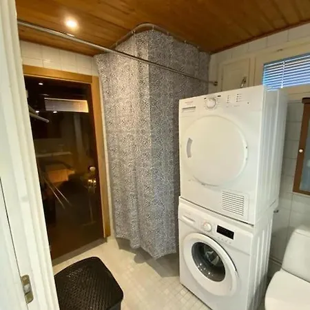 Bright House For Short Daire